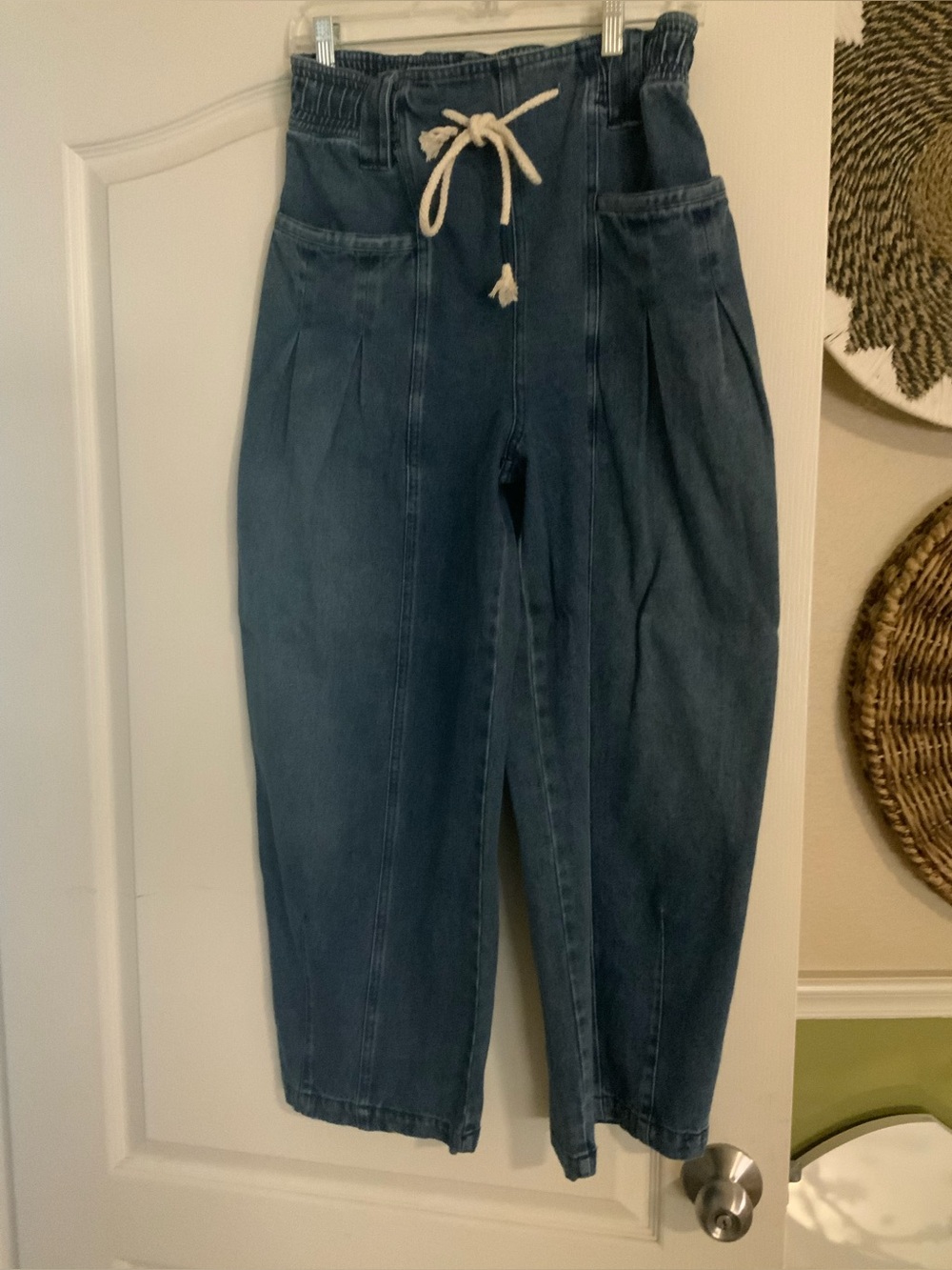 Barrel leg jeans